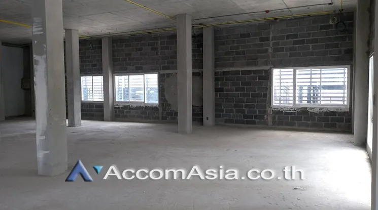 unit Office space For Rent in Pattanakarn, Bangkok  near BTS On Nut (AA25828)