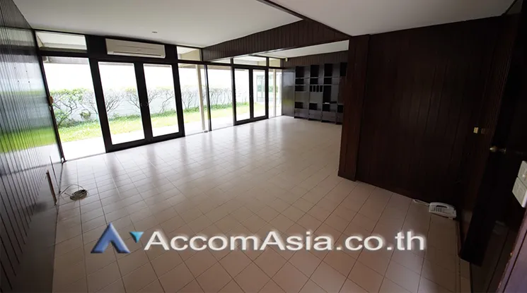  2  3 br House for rent and sale in Sukhumvit ,Bangkok BTS Ekkamai AA25847
