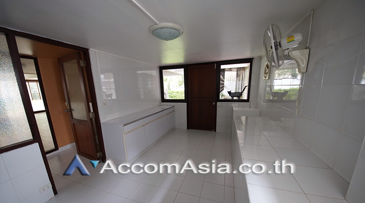 6  3 br House for rent and sale in Sukhumvit ,Bangkok BTS Ekkamai AA25847