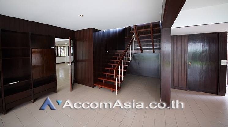 7  3 br House for rent and sale in Sukhumvit ,Bangkok BTS Ekkamai AA25847