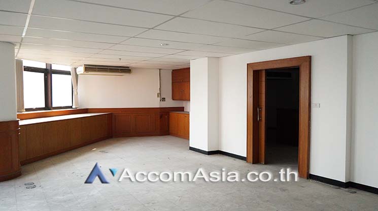 9  Office Space For Rent in Sukhumvit ,Bangkok BTS Ekkamai at Modern Town Building AA25858