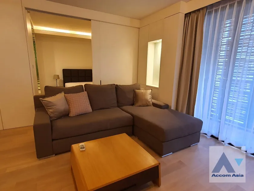 unit 1 Bedroom  Condominium For Rent in Sukhumvit, Bangkok  near BTS Ekkamai (AA25882)