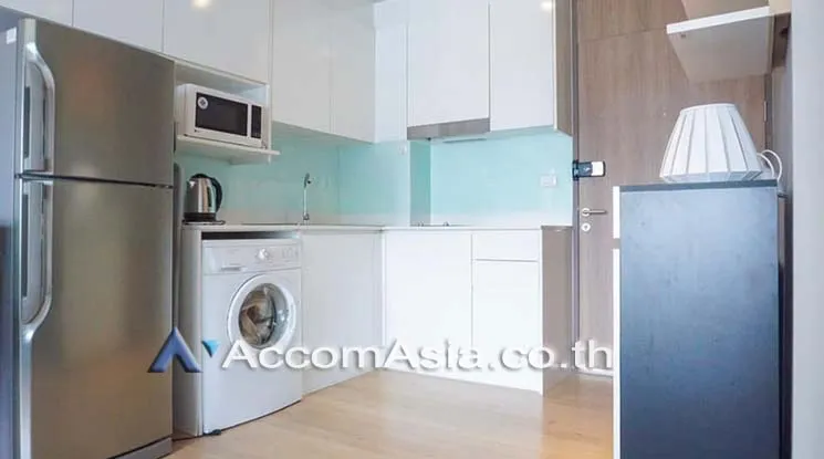 unit 1 Bedroom  Condominium For Sale in Sukhumvit, Bangkok  near BTS Phrom Phong (AA25883)