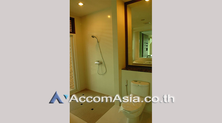 12  5 br House for rent and sale in Sukhumvit ,Bangkok BTS Phra khanong at Moo Baan Pakamas AA25900
