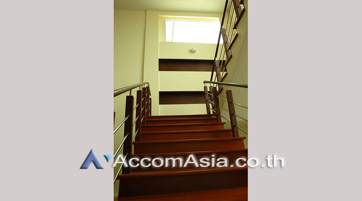 13  5 br House for rent and sale in Sukhumvit ,Bangkok BTS Phra khanong at Moo Baan Pakamas AA25900