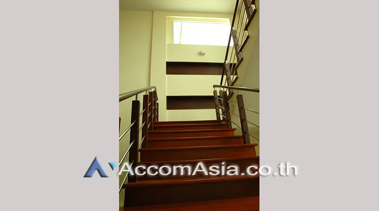 12  5 br House for rent and sale in Sukhumvit ,Bangkok BTS Phra khanong at Moo Baan Pakamas AA25900