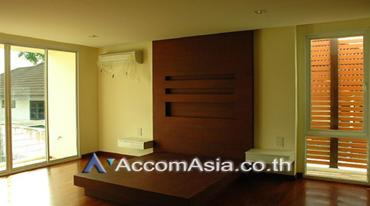  1  5 br House for rent and sale in Sukhumvit ,Bangkok BTS Phra khanong at Moo Baan Pakamas AA25900