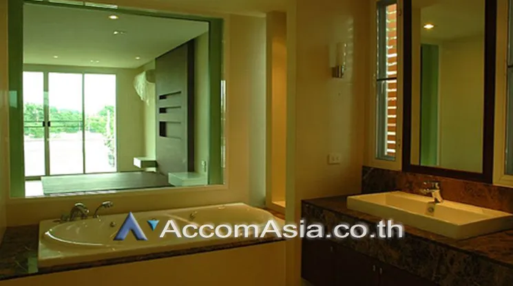 6  5 br House for rent and sale in Sukhumvit ,Bangkok BTS Phra khanong at Moo Baan Pakamas AA25900