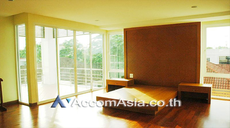 8  5 br House for rent and sale in Sukhumvit ,Bangkok BTS Phra khanong at Moo Baan Pakamas AA25900