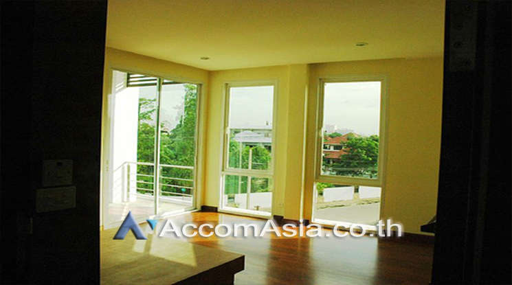 9  5 br House for rent and sale in Sukhumvit ,Bangkok BTS Phra khanong at Moo Baan Pakamas AA25900