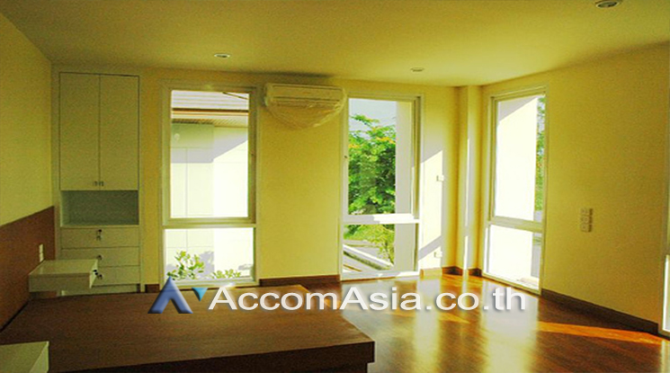 10  5 br House for rent and sale in Sukhumvit ,Bangkok BTS Phra khanong at Moo Baan Pakamas AA25900
