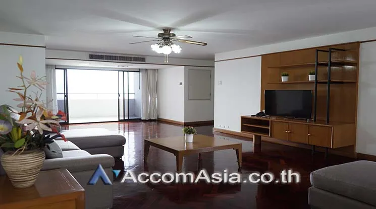 unit 3 Bedrooms  Apartment For Rent in Sukhumvit, Bangkok  near BTS Nana (AA25932)