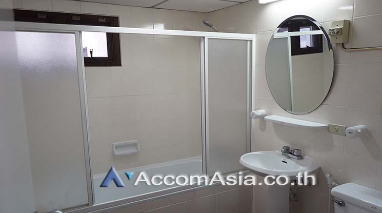 8  3 br Apartment For Rent in Sukhumvit ,Bangkok BTS Nana at Perfect for Pet lovers Apartment, near NIST Intl AA25932