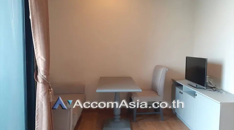 unit 1 Bedroom  Condominium For Sale in Phaholyothin, Bangkok  near BTS Saphan-Kwai (AA25994)