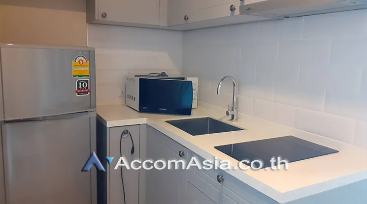 unit 1 Bedroom  Condominium For Sale in Phaholyothin, Bangkok  near BTS Saphan-Kwai (AA25994)