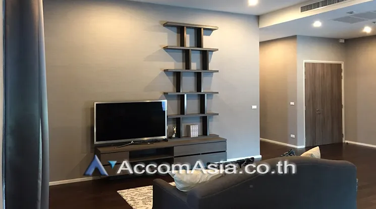 unit 2 Bedrooms  Condominium For Rent in Ratchadaphisek, Bangkok  near ARL Ramkhamhaeng - BTS Thong Lo (AA26006)