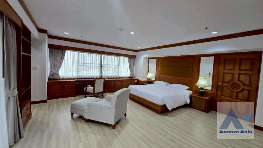  1  3 br Apartment For Rent in Sukhumvit ,Bangkok BTS Phrom Phong at High quality of living AA26027