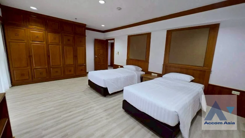 10  3 br Apartment For Rent in Sukhumvit ,Bangkok BTS Phrom Phong at High quality of living AA26027