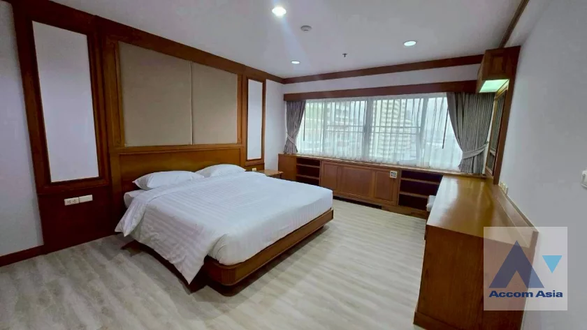 8  3 br Apartment For Rent in Sukhumvit ,Bangkok BTS Phrom Phong at High quality of living AA26027