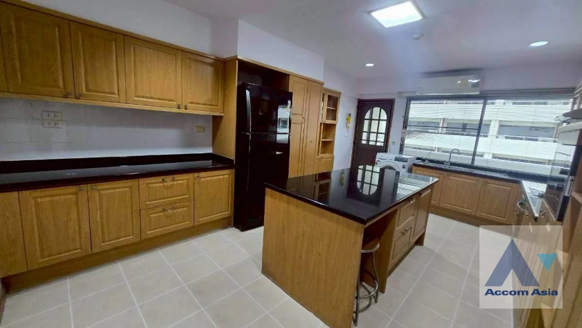 5  3 br Apartment For Rent in Sukhumvit ,Bangkok BTS Phrom Phong at High quality of living AA26027