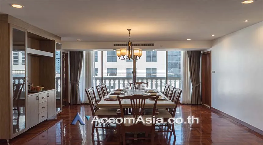 unit 3 Bedrooms  Apartment For Rent in Sukhumvit, Bangkok  near BTS Phrom Phong (AA26029)