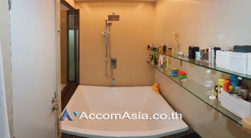 5  2 br Condominium For Rent in Ploenchit ,Bangkok BTS Ploenchit at La Maison Ruamrudee AA26030
