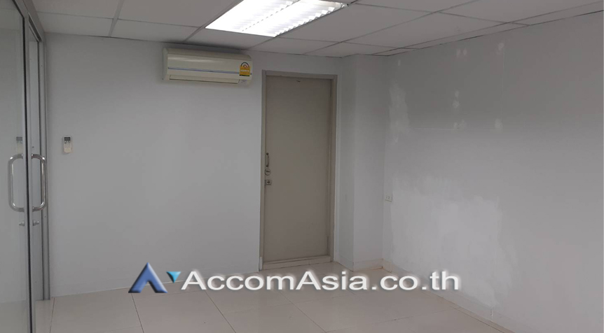 1  Office Space For Rent in Sukhumvit ,Bangkok BTS Bang Chak at S.N.P Tower AA26069