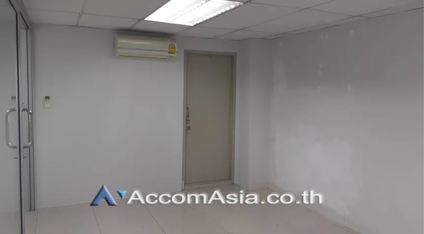 unit Office space For Rent in Sukhumvit, Bangkok  near BTS Bang Chak (AA26069)
