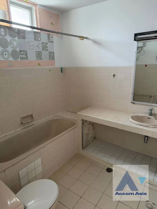 11  3 br Condominium For Sale in Sukhumvit ,Bangkok BTS Nana at The Heritage 24060