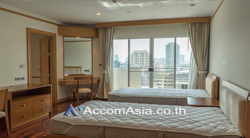 8  3 br Apartment for rent and sale in Sukhumvit ,Bangkok BTS Nana at Fully Furnished Apartment, Only 2 mins walk to BTS AA26129