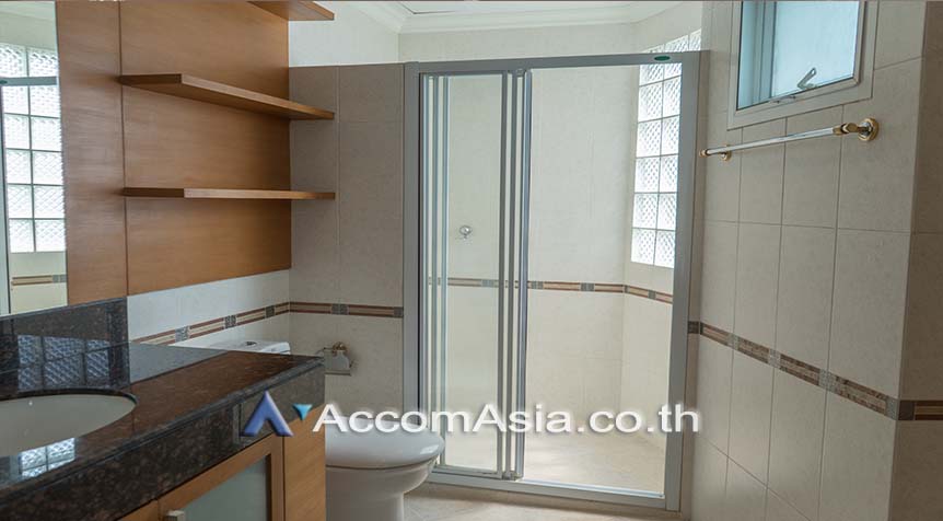 9  3 br Apartment for rent and sale in Sukhumvit ,Bangkok BTS Nana at Fully Furnished Apartment, Only 2 mins walk to BTS AA26129