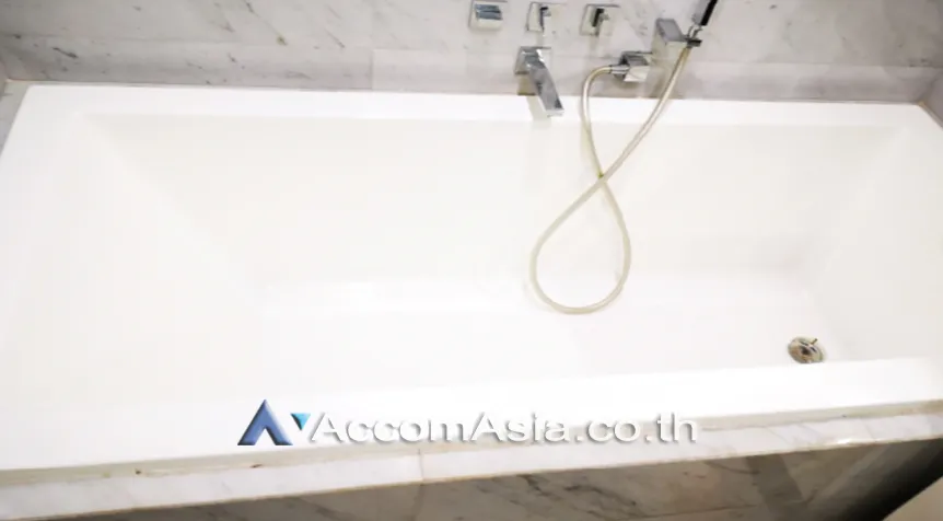 unit 1 Bedroom  Condominium For Rent & Sale in Ploenchit, Bangkok  near BTS Ploenchit (AA26207)
