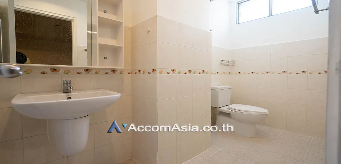 11  3 br Condominium For Rent in Sukhumvit ,Bangkok BTS Nana at The Heritage 24079