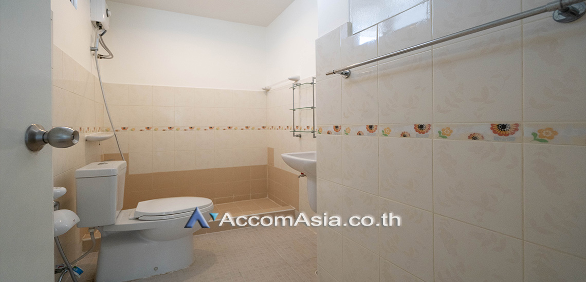 12  3 br Condominium For Rent in Sukhumvit ,Bangkok BTS Nana at The Heritage 24079