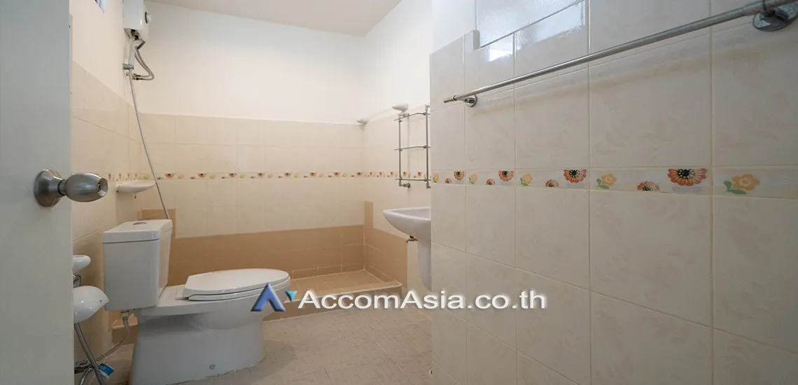 12  3 br Condominium For Rent in Sukhumvit ,Bangkok BTS Nana at The Heritage 24079