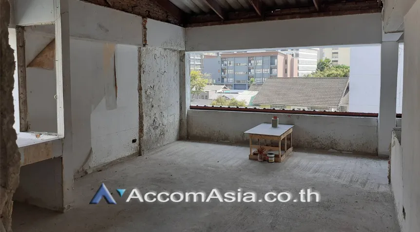 unit Shophouse For Rent in Sukhumvit, Bangkok  near BTS Phrom Phong (AA26283)