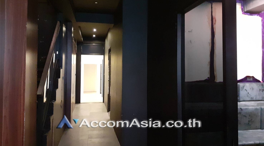 10  Shophouse For Rent in Sukhumvit ,Bangkok BTS Phrom Phong AA26283
