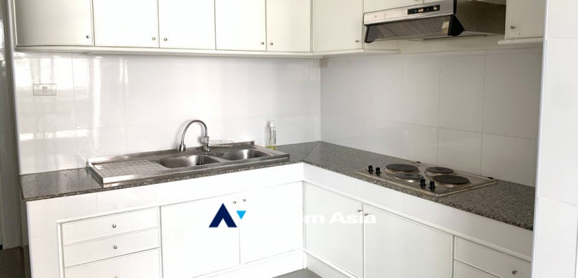 5  2 br Apartment For Rent in Sathorn ,Bangkok BTS Surasak at Good Location AA26285