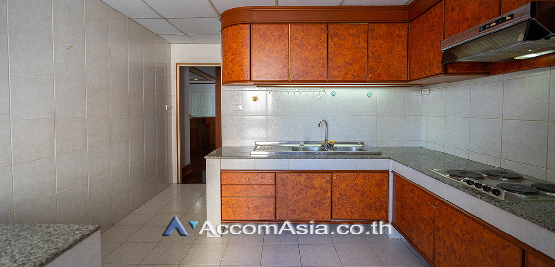 5  2 br Apartment For Rent in Sathorn ,Bangkok BTS Surasak at Good Location AA26286
