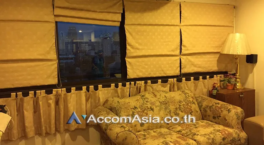 unit 1 Bedroom  Condominium For Sale in Ploenchit, Bangkok  near BTS Ploenchit (AA26298)