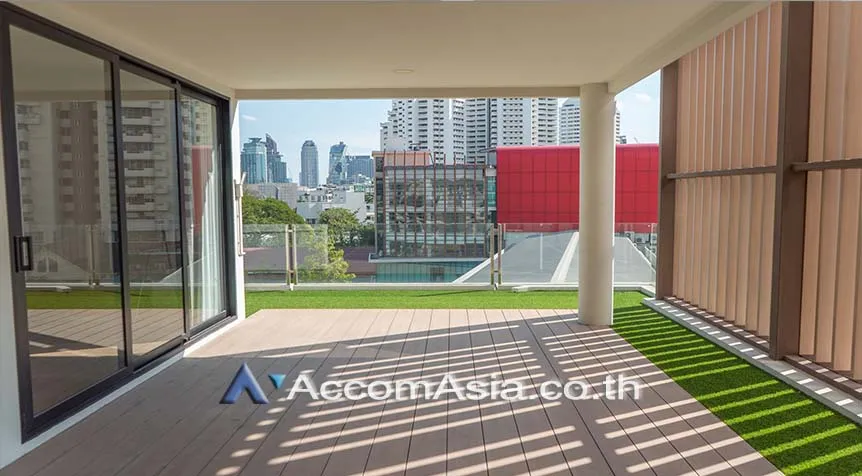 unitHuge Terrace, Duplex Condo, Penthouse |  3 Bedrooms  Apartment For Rent in Sukhumvit, Bangkok  near BTS Phrom Phong (AA26305)