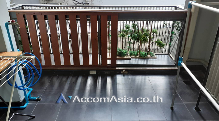 9  2 br Condominium For Sale in Silom ,Bangkok BTS Chong Nonsi at Quad Silom AA26394