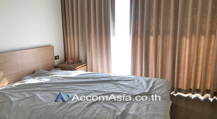 unit 2 Bedrooms  Condominium For Rent in Ploenchit, Bangkok  near BTS Ratchadamri (AA26444)