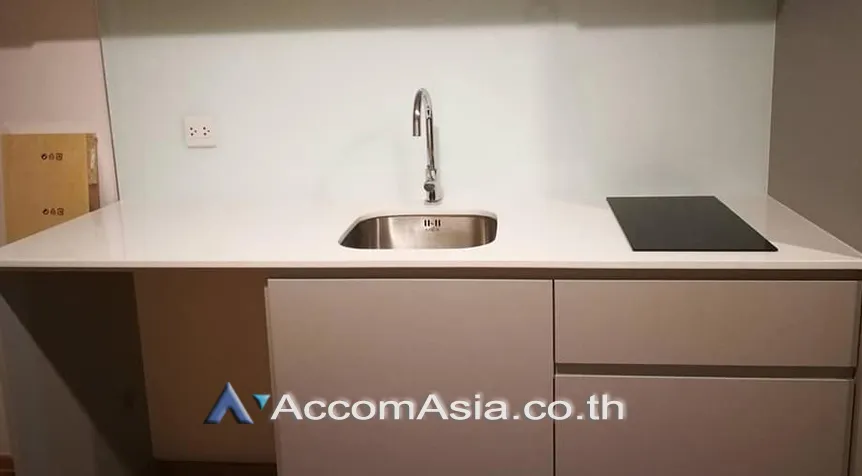unit 2 Bedrooms  Condominium For Rent & Sale in Silom, Bangkok  near BTS Surasak (AA26469)