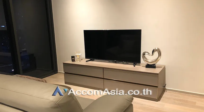 unit 1 Bedroom  Condominium For Rent in Silom, Bangkok  near MRT Sam Yan (AA26472)
