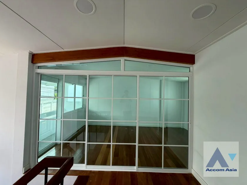 14  3 br House For Rent in Sukhumvit ,Bangkok BTS Phra khanong AA26473