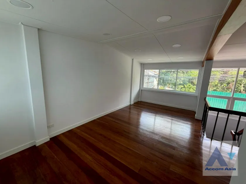 15  3 br House For Rent in Sukhumvit ,Bangkok BTS Phra khanong AA26473