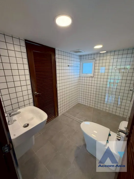 29  3 br House For Rent in Sukhumvit ,Bangkok BTS Phra khanong AA26473