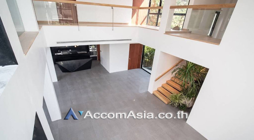 5  5 br House For Sale in Sukhumvit ,Bangkok BTS Phra khanong AA26511