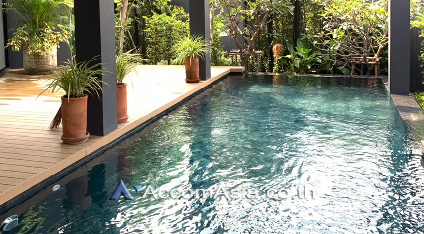 unitPrivate Swimming Pool |  5 Bedrooms  House For Sale in Sukhumvit, Bangkok  near BTS Phra khanong (AA26511)